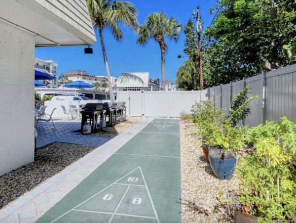 Charming Siesta Key Two Bedroom Vacation Rental
